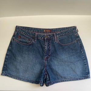 ***SOLD***L.E.I. DENIM SHORTS WITH PINK STITCHING SIZE 18 1/2 (FITS LIKE SIZE 14